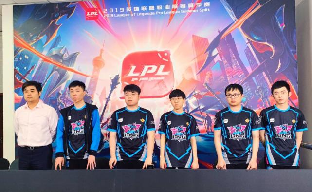 另一方面或 另一方面或